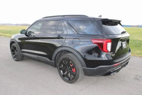 More photos of 2021 Ford Explorer ST at Braden Cadillac GMC, OH