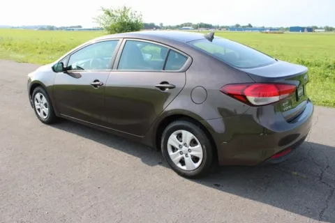 More photos of 2018 Kia Forte LX at Braden Cadillac GMC, OH