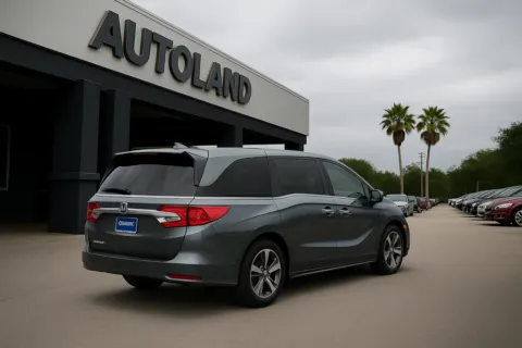 Photos of 2018 Honda Odyssey Touring for sale in Jacksonville, FL at AUTOLAND