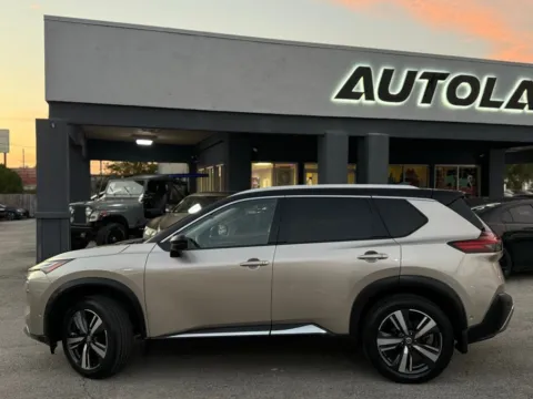 Photos of 2021 Nissan Rogue Platinum for sale in Jacksonville, FL at AUTOLAND