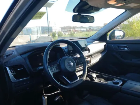 More photos of 2021 Nissan Rogue Platinum at AUTOLAND, FL