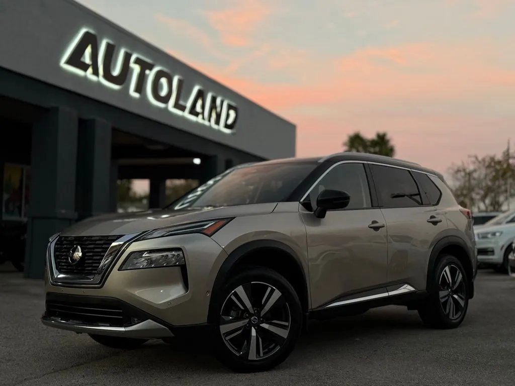 2021 Nissan Rogue Platinum's photo
