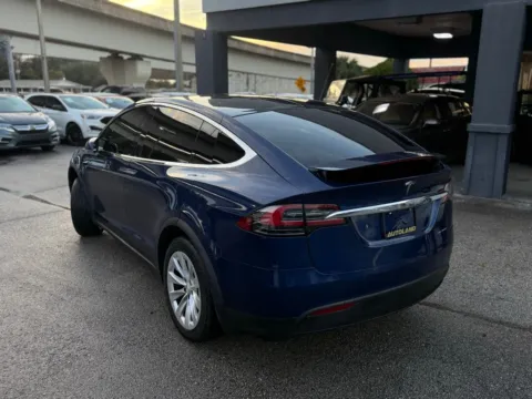 More photos of 2020 Tesla Model X Long Range at AUTOLAND, FL