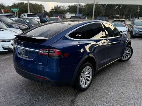 More photos of 2020 Tesla Model X Long Range at AUTOLAND, FL