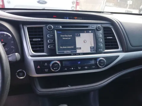 More photos of 2018 Toyota Highlander XLE at AUTOLAND, FL