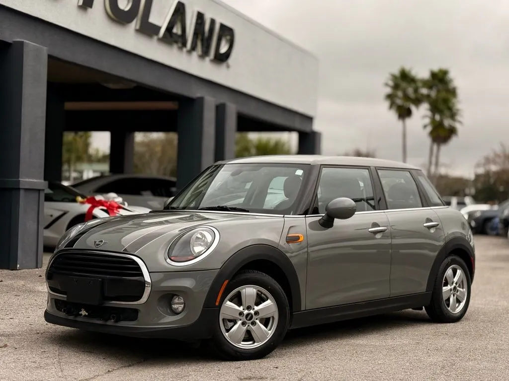 2019 MINI Hardtop 4 Door's photo