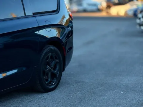 Photos of 2021 Chrysler Pacifica Hybrid Touring L for sale in Jacksonville, FL at AUTOLAND