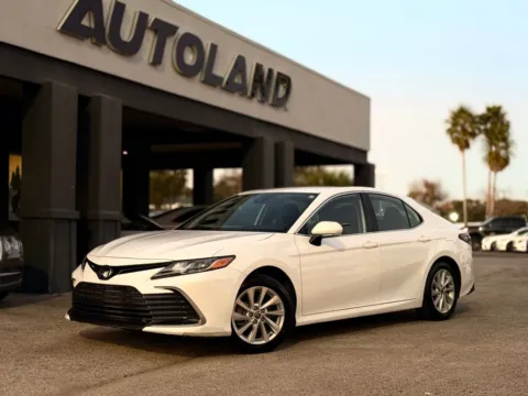 White 2022 Toyota Camry LE for sale in Jacksonville, FL
