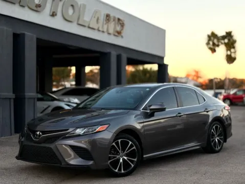 Gray 2020 Toyota Camry SE for sale in Jacksonville, FL