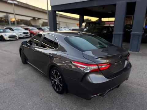 More photos of 2020 Toyota Camry SE at AUTOLAND, FL