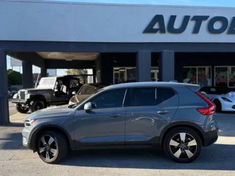 Photos of 2020 Volvo XC40 Momentum for sale in Jacksonville, FL at AUTOLAND