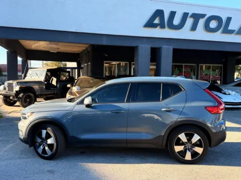 More photos of 2020 Volvo XC40 Momentum at AUTOLAND, FL