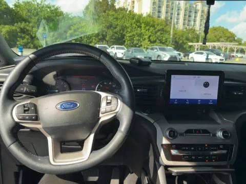 More photos of 2021 Ford Explorer XLT at AUTOLAND, FL