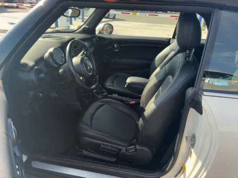 More photos of 2017 MINI Cooper at AUTOLAND, FL