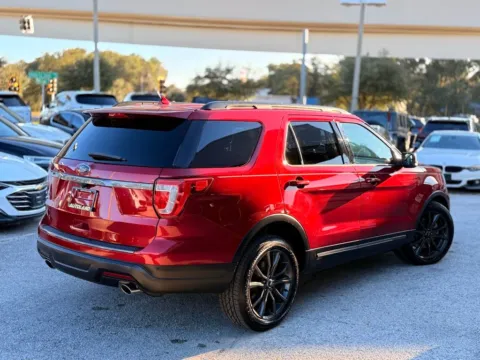 More photos of 2019 Ford Explorer XLT at AUTOLAND, FL
