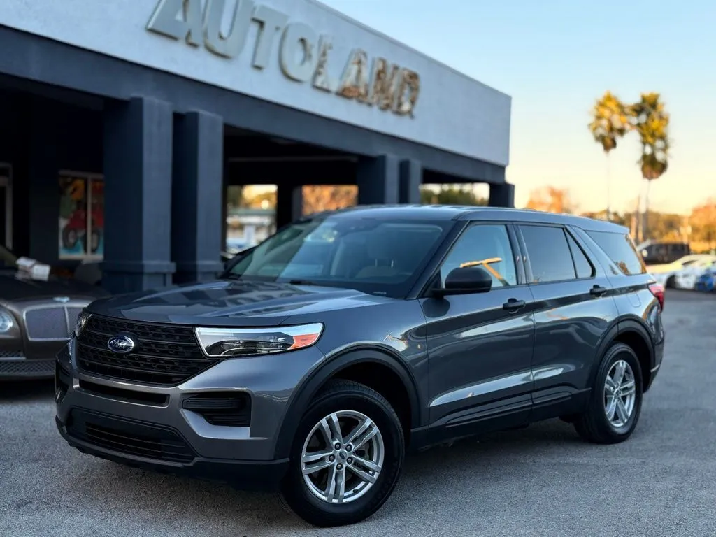 2022 Ford Explorer Base's photo