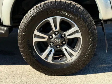 More photos of 2002 Toyota Tacoma PreRunner at AUTOLAND, FL