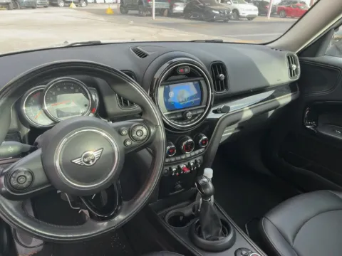 More photos of 2019 MINI Cooper Countryman Classic at AUTOLAND, FL
