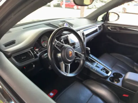 More photos of 2018 Porsche Macan S at AUTOLAND, FL