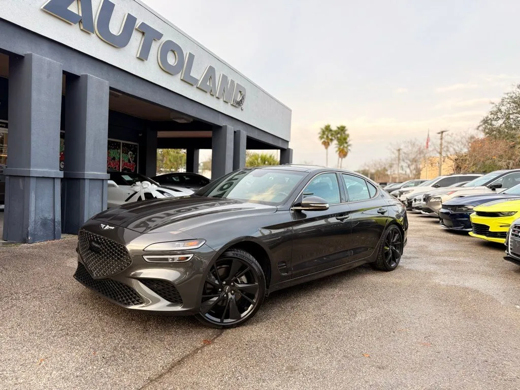 2023 GENESIS G70 Standard's photo