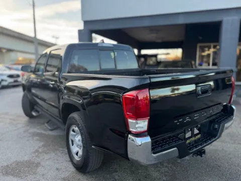 More photos of 2021 Toyota Tacoma SR5 at AUTOLAND, FL