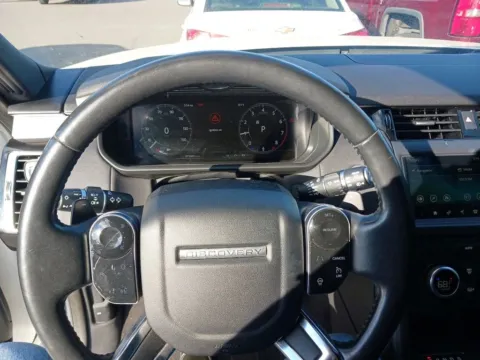 Photos of 2020 Land Rover Discovery Landmark Edition for sale in Jacksonville, FL at AUTOLAND