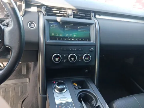 More photos of 2020 Land Rover Discovery Landmark Edition at AUTOLAND, FL