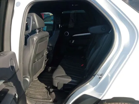 More photos of 2020 Land Rover Discovery Landmark Edition at AUTOLAND, FL