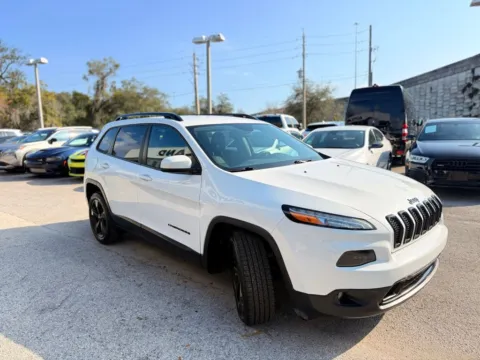 More photos of 2018 Jeep Cherokee Latitude at AUTOLAND, FL