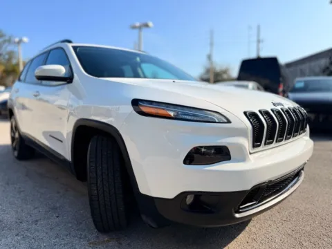 More photos of 2018 Jeep Cherokee Latitude at AUTOLAND, FL