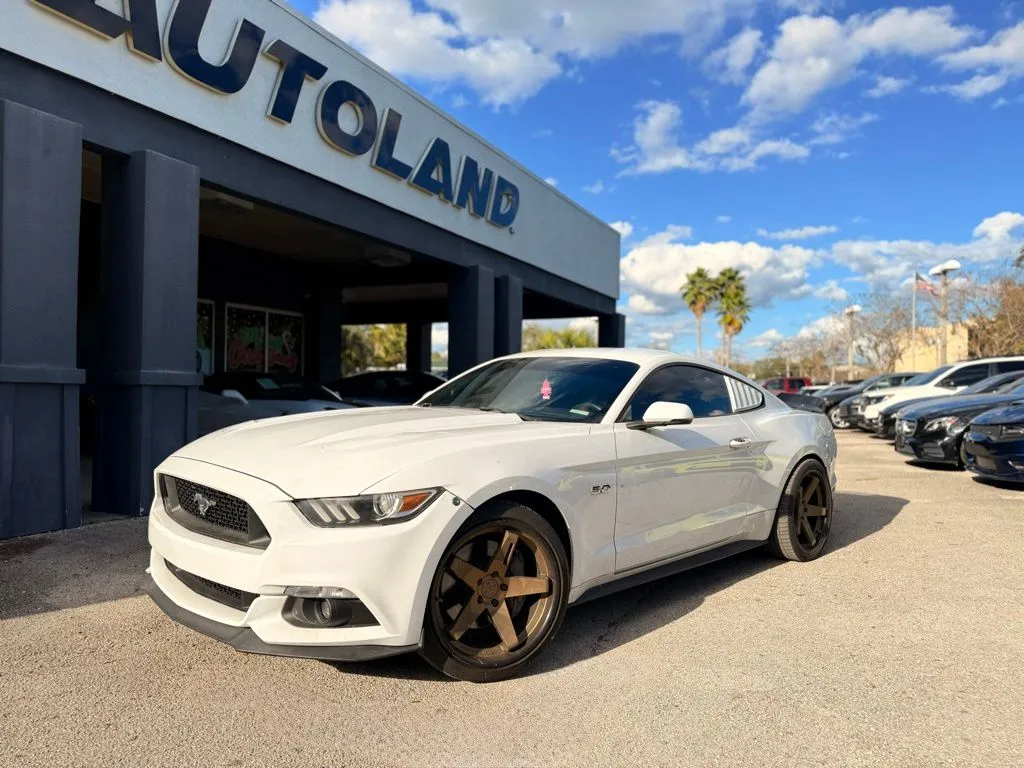 2017 Ford Mustang GT Premium's photo
