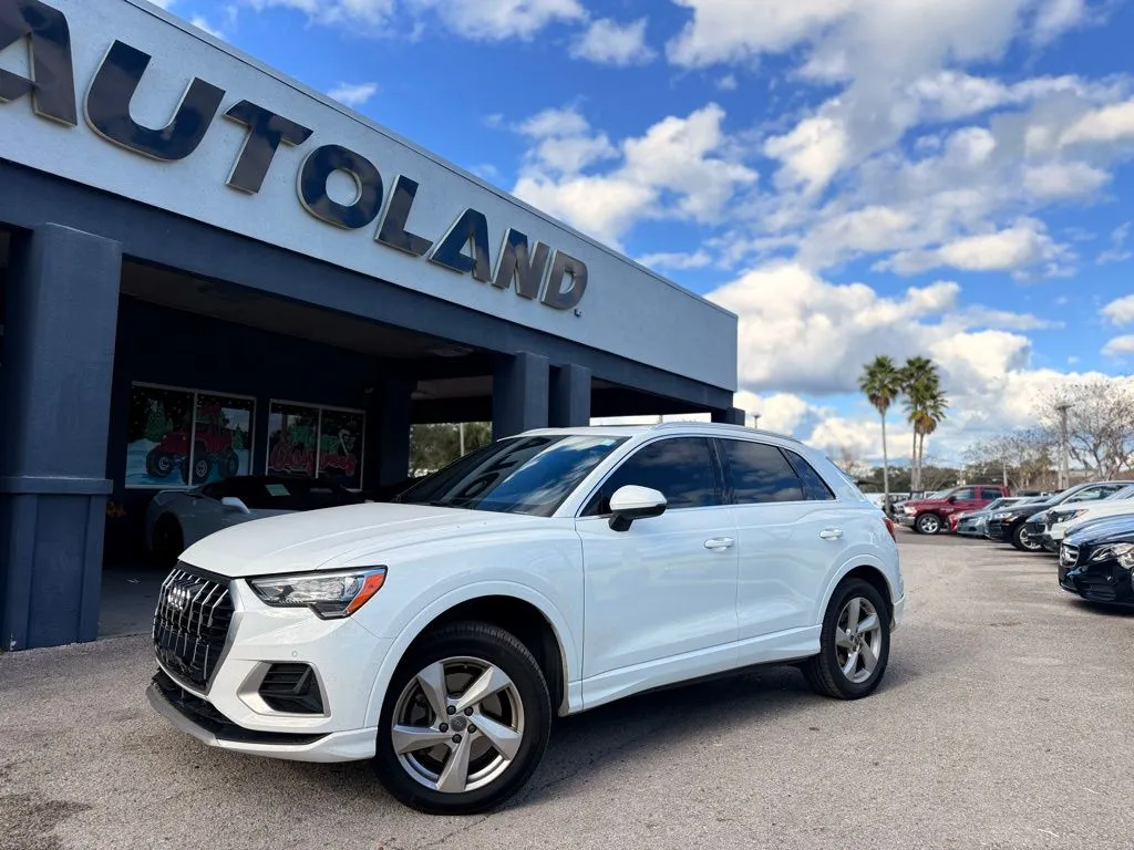 2019 Audi Q3 S Line Premium's photo