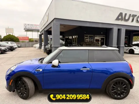 More photos of 2019 MINI Cooper Classic at AUTOLAND, FL