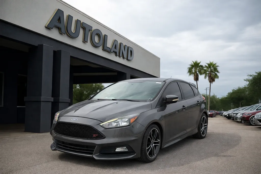 Gray 2018 Ford Focus ST for sale in Jacksonville, FL
