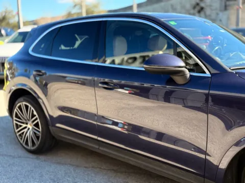 More photos of 2019 Porsche Cayenne at AUTOLAND, FL
