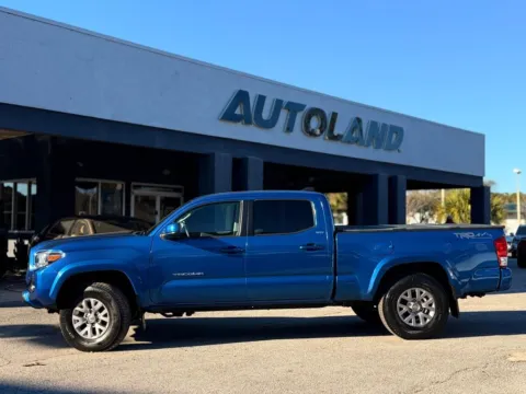 More photos of 2017 Toyota Tacoma SR5 at AUTOLAND, FL