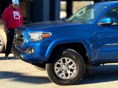 Photos of 2017 Toyota Tacoma SR5 for sale in Jacksonville, FL at AUTOLAND