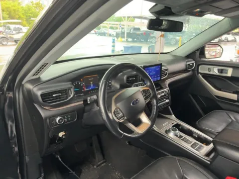 More photos of 2021 Ford Explorer Limited at AUTOLAND, FL