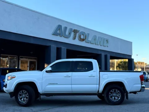 More photos of 2017 Toyota Tacoma SR5 at AUTOLAND, FL