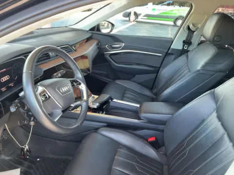 More photos of 2019 Audi e-tron Prestige at AUTOLAND, FL