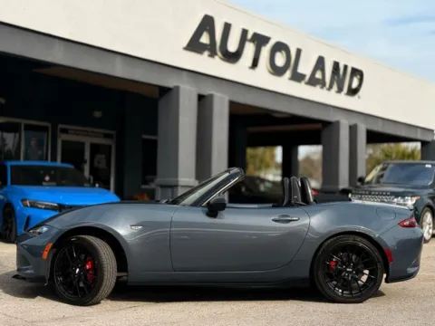More photos of 2021 Mazda MX-5 Miata Club at AUTOLAND, FL