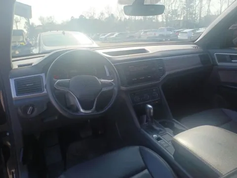 More photos of 2021 Volkswagen Atlas Cross Sport 2.0T SE w/Technology at AUTOLAND, FL