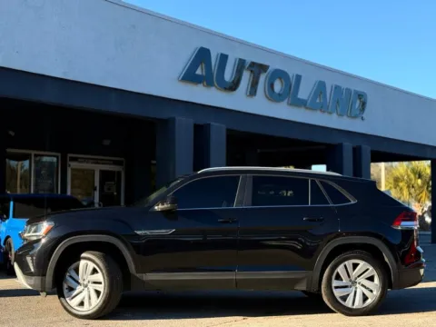 More photos of 2021 Volkswagen Atlas Cross Sport 2.0T SE w/Technology at AUTOLAND, FL
