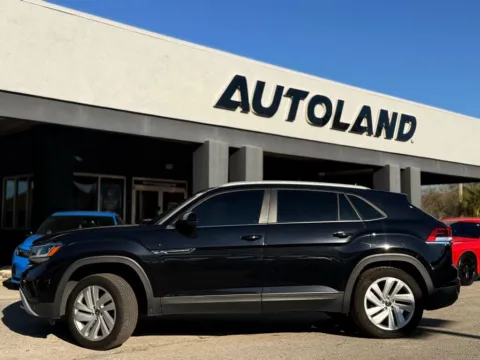 More photos of 2021 Volkswagen Atlas Cross Sport 2.0T SE w/Technology at AUTOLAND, FL