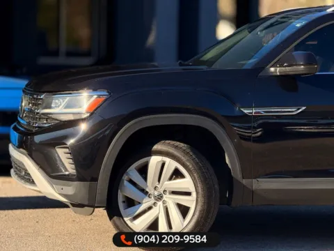 Photos of 2021 Volkswagen Atlas Cross Sport 2.0T SE w/Technology for sale in Jacksonville, FL at AUTOLAND