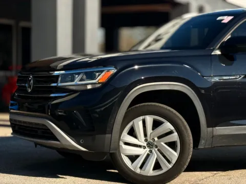 Photos of 2021 Volkswagen Atlas Cross Sport 2.0T SE w/Technology for sale in Jacksonville, FL at AUTOLAND