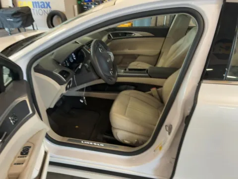 More photos of 2020 Lincoln MKZ Standard at AUTOLAND, FL