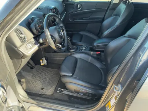 More photos of 2019 MINI Cooper S E Countryman at AUTOLAND, FL