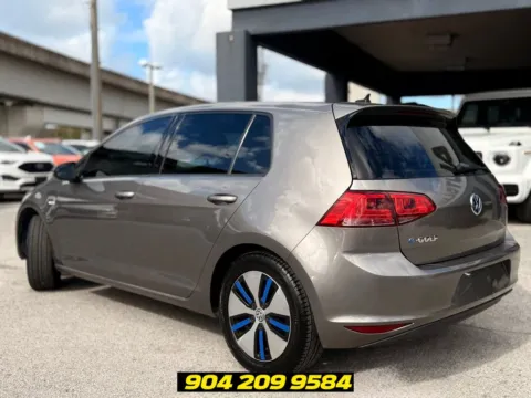 More photos of 2016 Volkswagen e-Golf SE at AUTOLAND, FL
