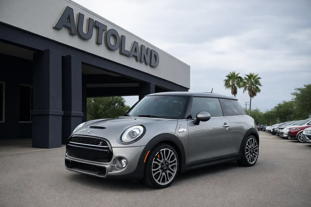 Silver 2019 MINI Cooper S Signature for sale in Jacksonville, FL